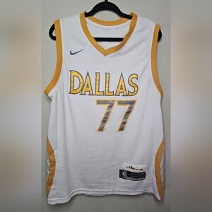 Nike Men’s Dallas Maverick’s Luke Doncic 2020 City Edition Swingman Jersey SZ 50